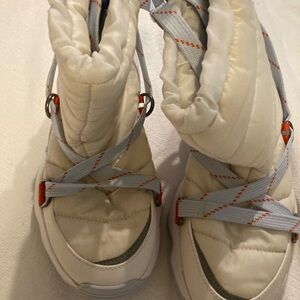 Sorel Women's Quilted Winter Boots